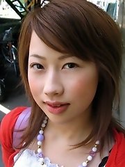 Jeans wearing Asian tramp has a tempting ass