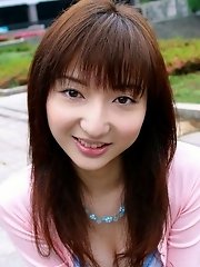 Hot Japanese tramp flashes firm round ass