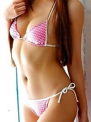 Beautiful and lovely Japanese av idol Jessica Kizaki shows her body for Valentines day