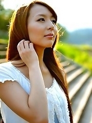 Beautiful and lovable Japanese av idol Jessica Kizaki shows her amazing body in the tropical islands