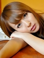 Sweet and luxurious Japanese av idol Jessical Kizaki shows her lovely body