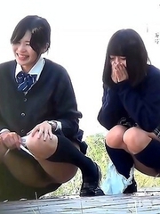 Japanese Piss Fetish Videos - Girls Pissing - Splash And Dash