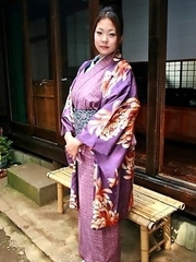 Hot gal showing her wonderful twat