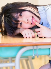 Cute japan schoolgirl Minano Ai showing her ass