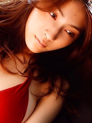 Asana Mamoru with big boobs in red bra loves the sunlight