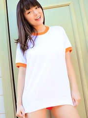 Megumi Suzumoto with hot bum in shorts is ready for sports