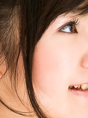 Natsuki Takahashi loves exposing her nasty bum under skirt