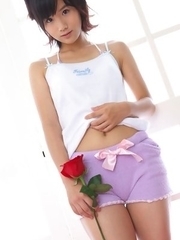 Yuzuki Hashimoto in shorts is so sexy that gets roses