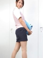 Naoho Ichihashi in tight skirt is a very attractive doll