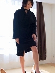 Short-haired goddess Akari Misaki shows her pussy before a great FootJob